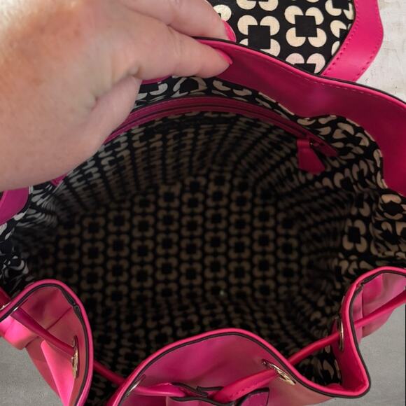 Vera Bradley Hot Pink Drawstring Backpack and Wallet Set - Picture 9 of 12